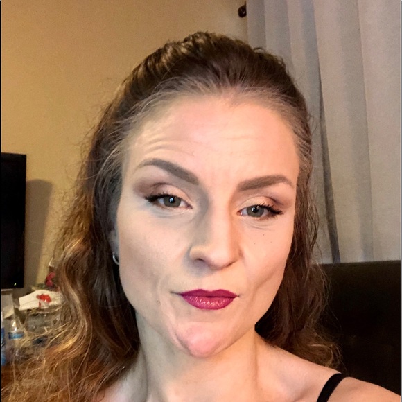 Meet your Posher, Sheena - Picture 2 of 6